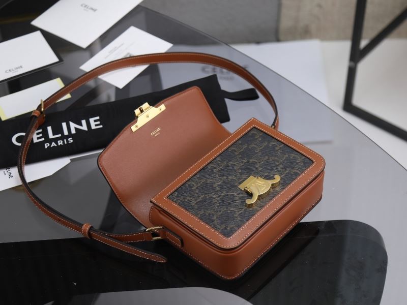 Ce1i*e triomphe bags